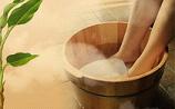 艾叶水泡脚的好处和禁忌 艾叶水泡脚可以天天泡吗