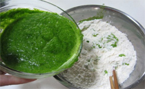 菠菜汁和面怎样做更绿 菠菜汁和面草酸如何除