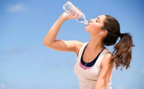 练瑜伽后多久可以喝水 练瑜伽后正确喝水的方法